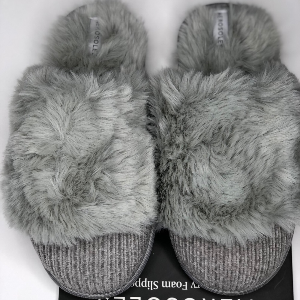 AEROSOLS Memory Foam Slippers Faux Fur Chenille style Gray / Grey Size S 5-6 NWT